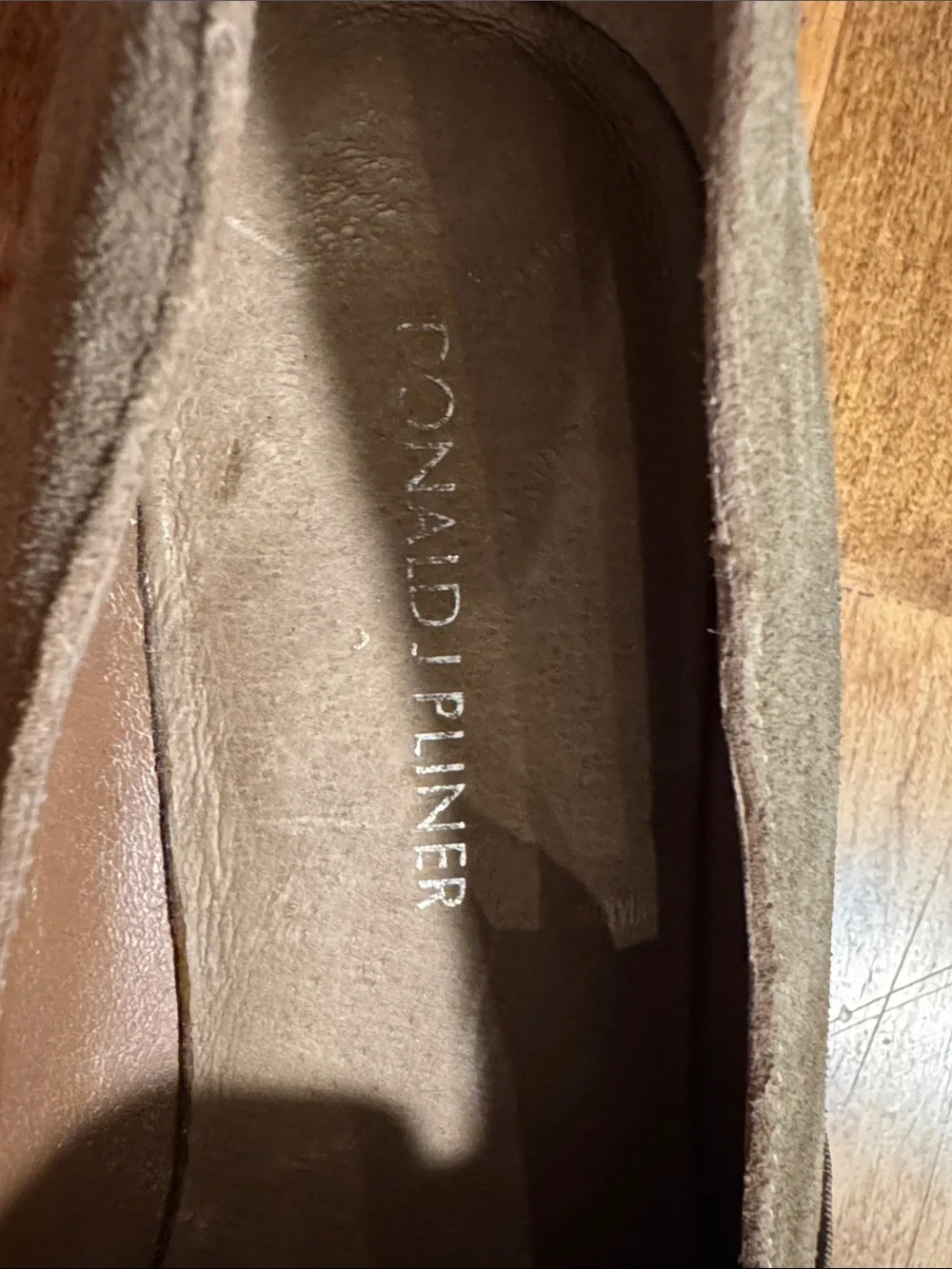 Donald J. Pliner stylish slip